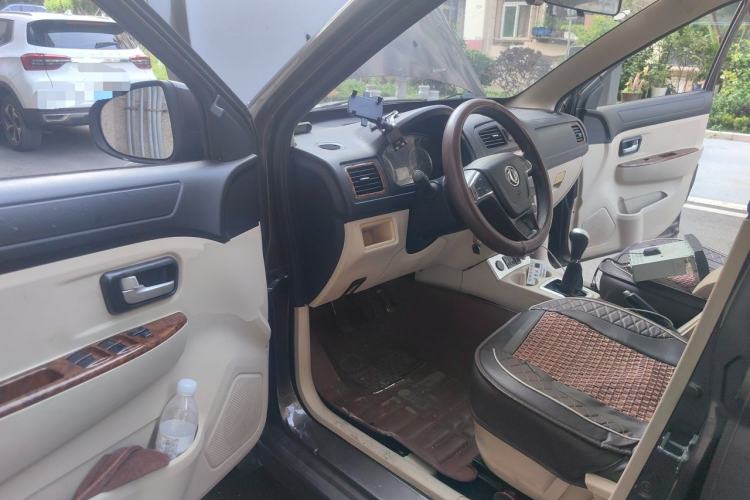 Used Dongfeng Fengon 330 2014 1.5L Manual Comfort Version DK15-02 Driver Seat
