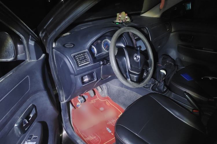 Used Dongfeng Fengon 330 2014 1.5L Manual Utility Version DK15 Driver Seat