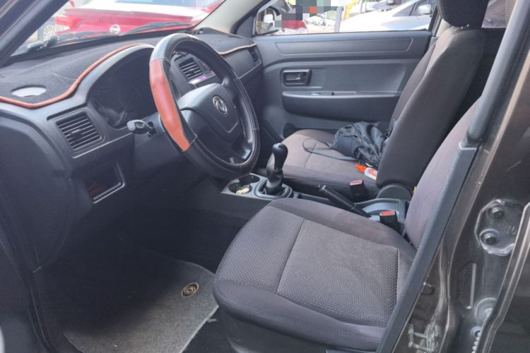Used Dongfeng Fengon 330 2014 1.5L Manual Utility Version DK15 Driver Seat