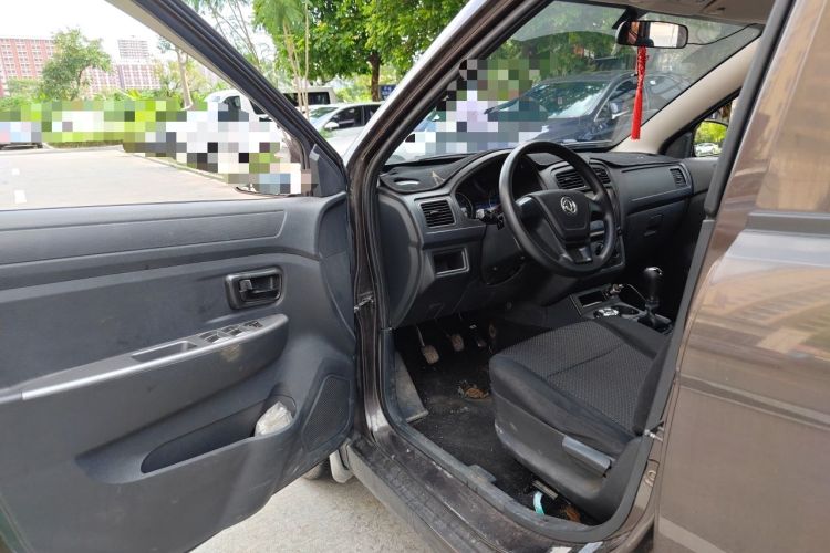 Used Dongfeng Fengon 330 2014 1.5L Manual Utility Version DK15 Driver Seat