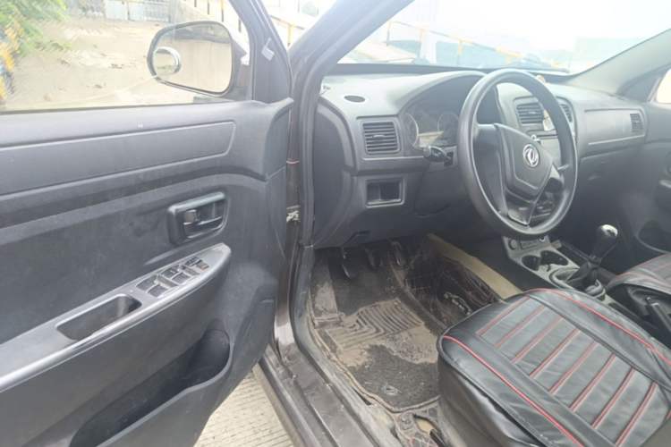 Used Dongfeng Fengon 330 2014 1.2L Manual Practical Version DK12-07 Driver Seat