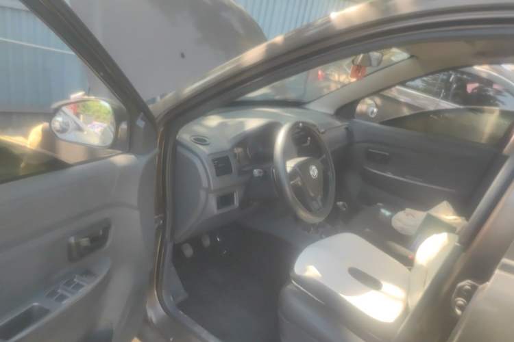 Used Dongfeng Fengon 330 2014 1.5L Manual Standard Edition DK15-02 Driver Seat