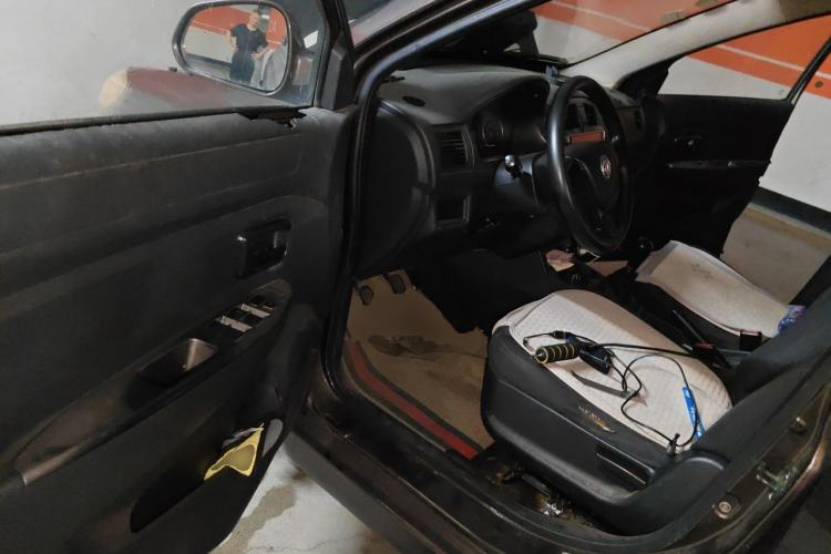 Used Dongfeng Fengon 330 2014 1.5L Manual Utility Version DK15 Driver Seat