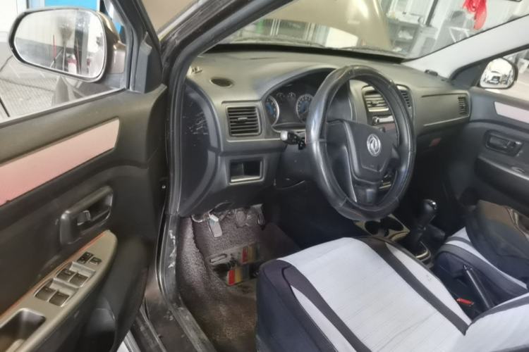 Used Dongfeng Fengon 330 2014 1.5L Manual Standard Edition DK15-02 Driver Seat