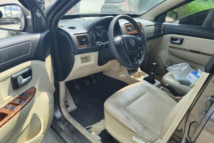 Used Dongfeng Fengon 330 2014 1.5L Manual Comfort Version DK15-02 Driver Seat