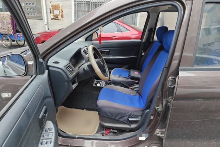 Used Dongfeng Fengon 330 2014 1.5L Manual Utility Version DK15 Driver Seat