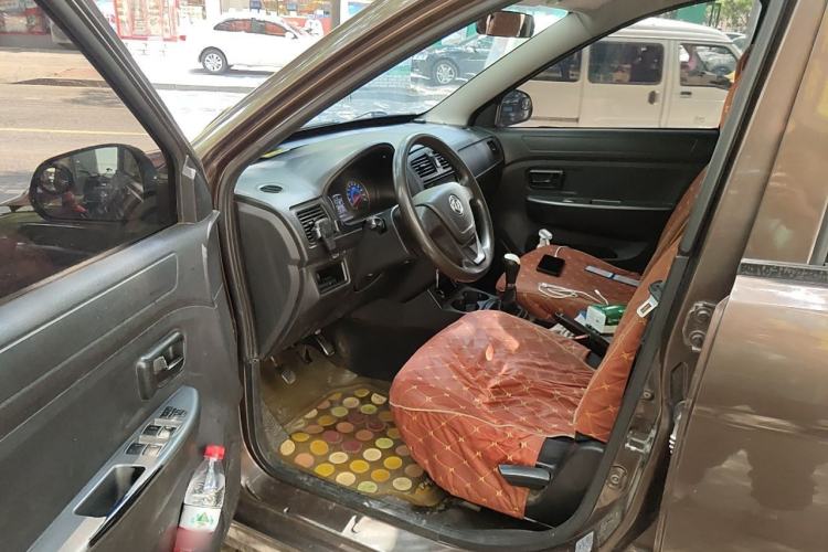 Used Dongfeng Fengon 330 2014 1.5L Manual Utility Version DK15 Driver Seat