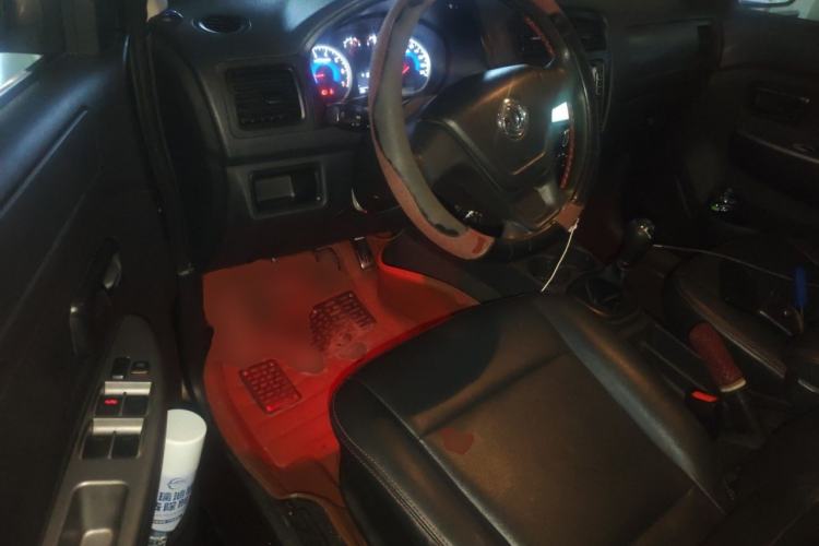 Used Dongfeng Fengon 330 2014 1.5L Manual Utility Version DK15 Driver Seat