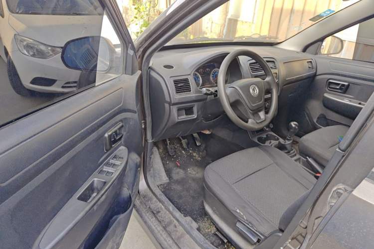 Used Dongfeng Fengon 330 2014 1.3L Manual Utility Version DK13-07 Driver Seat