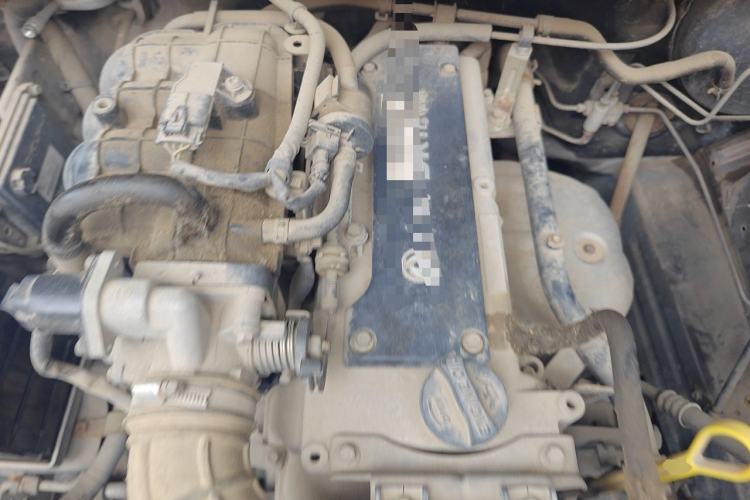 Used Dongfeng Fengon 330 2014 1.2L Manual Practical Version DK12-07 Engine Bay