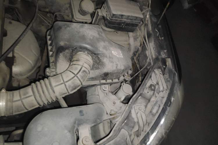 Used Dongfeng Fengon 330 2014 1.5L Manual Utility Version DK15 Engine Bay Left
