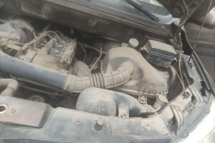 Used Dongfeng Fengon 330 2014 1.5L Manual Comfort Version DK15-02 Engine Bay Left