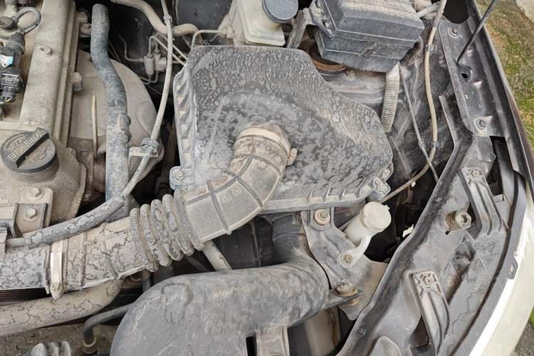 Used Dongfeng Fengon 330 2014 1.5L Manual Utility Version DK15 Engine Bay Left
