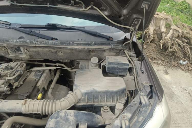 Used Dongfeng Fengon 330 2014 1.2L Manual Practical Version DK12-07 Engine Bay Left