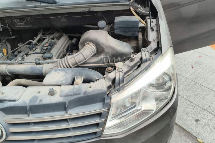 Used Dongfeng Fengon 330 2014 1.5L Manual Utility Version DK15 Engine Bay Left