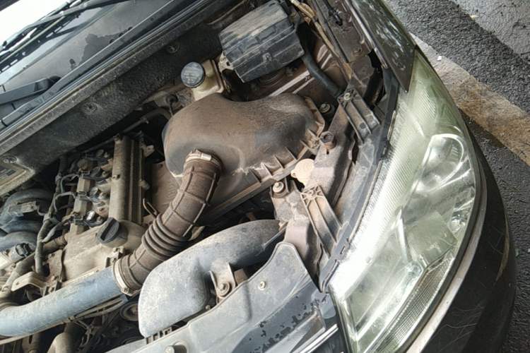 Used Dongfeng Fengon 330 2014 1.5L Manual Utility Version DK15 Engine Bay Left