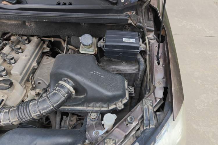 Used Dongfeng Fengon 330 2014 1.5L Manual Utility Version DK15 Engine Bay Left