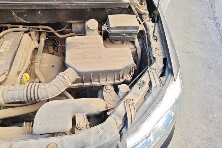 Used Dongfeng Fengon 330 2014 1.2L Manual Practical Version DK12-07 Engine Bay Left