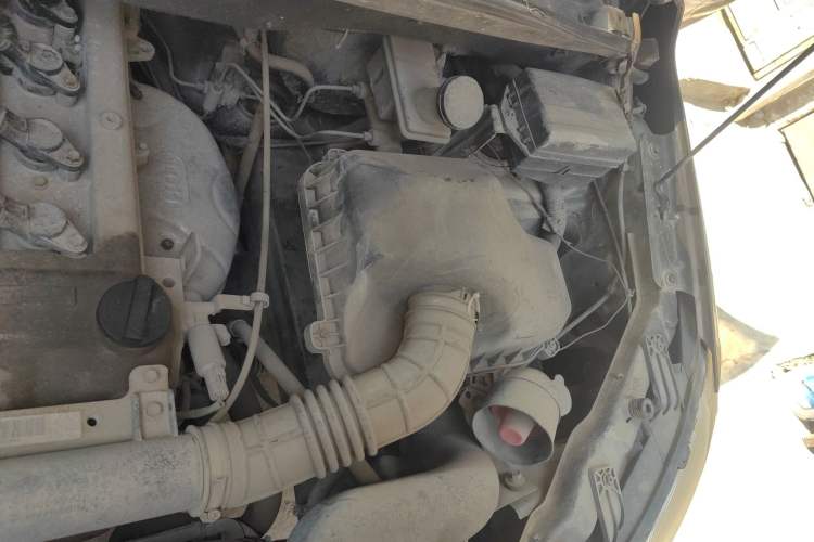 Used Dongfeng Fengon 330 2014 1.5L Manual Utility Version DK15 Engine Bay Left
