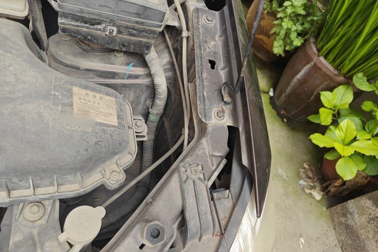 Used Dongfeng Fengon 330 2014 1.5L Manual Utility Version DK15 Engine Bay Left