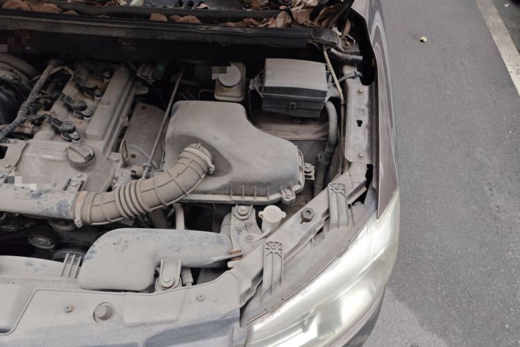 Used Dongfeng Fengon 330 2014 1.5L Manual Utility Version DK15 Engine Bay Left