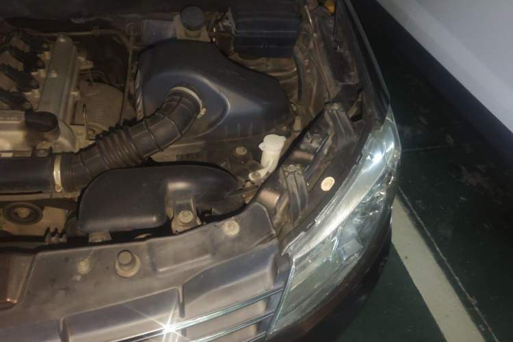 Used Dongfeng Fengon 330 2014 1.5L Manual Utility Version DK15 Engine Bay Left