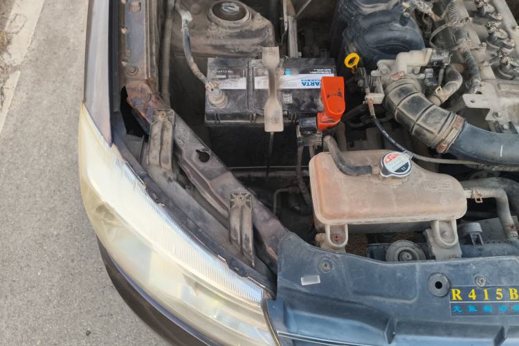 Used Dongfeng Fengon 330 2014 1.5L Manual Utility Version DK15 Engine Bay Right