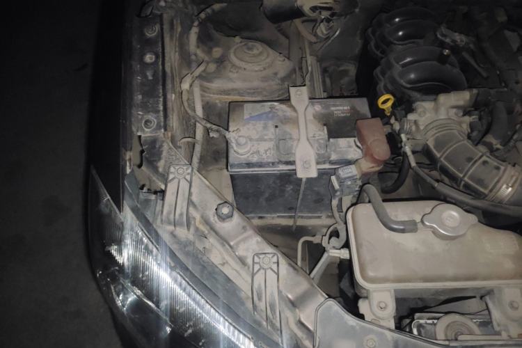 Used Dongfeng Fengon 330 2014 1.5L Manual Utility Version DK15 Engine Bay Right