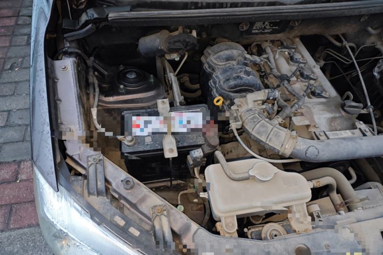 Used Dongfeng Fengon 330 2014 1.5L Manual Utility Version DK15 Engine Bay Right