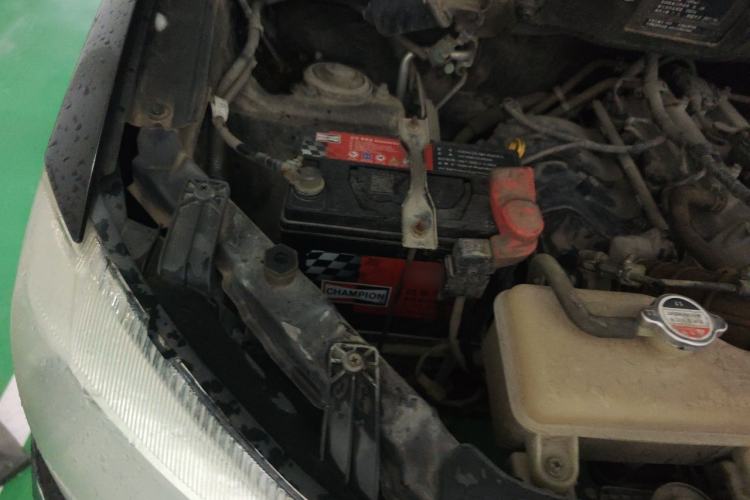 Used Dongfeng Fengon 330 2014 1.5L Manual Utility Version DK15 Engine Bay Right