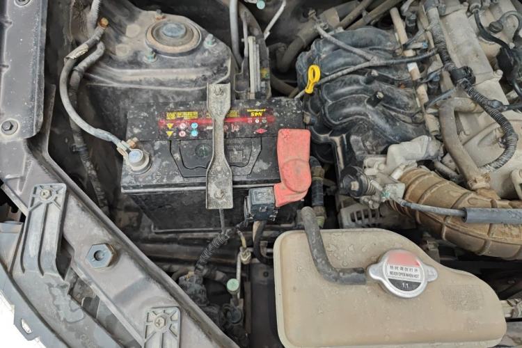 Used Dongfeng Fengon 330 2014 1.5L Manual Utility Version DK15 Engine Bay Right