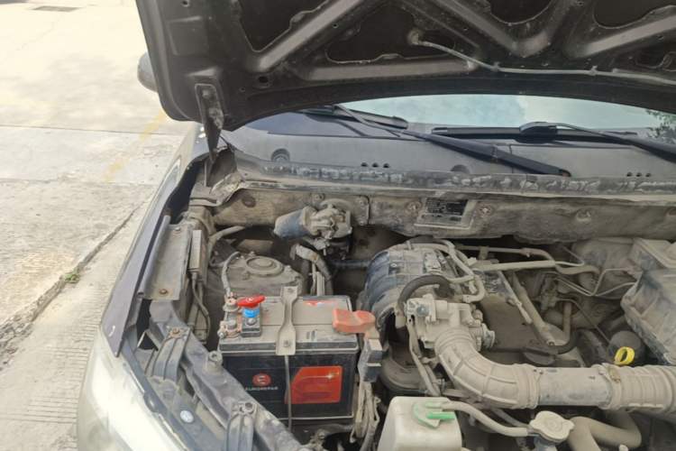 Used Dongfeng Fengon 330 2014 1.2L Manual Practical Version DK12-07 Engine Bay Right