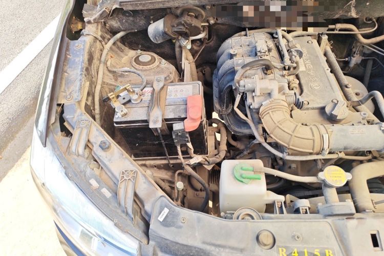 Used Dongfeng Fengon 330 2014 1.2L Manual Practical Version DK12-07 Engine Bay Right