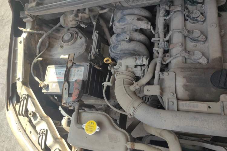 Used Dongfeng Fengon 330 2014 1.5L Manual Utility Version DK15 Engine Bay Right