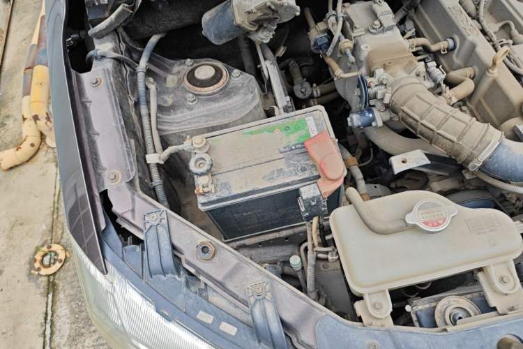 Used Dongfeng Fengon 330 2014 1.3L Manual Utility Version DK13-07 Engine Bay Right