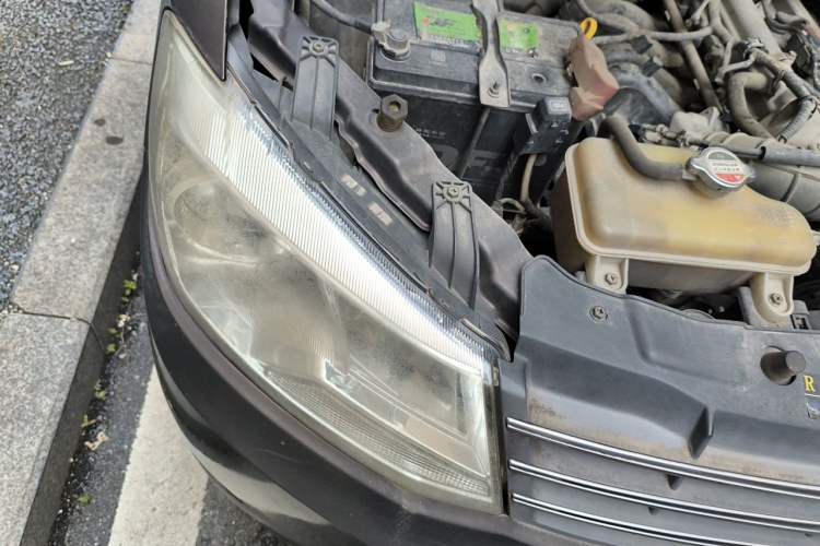 Used Dongfeng Fengon 330 2014 1.5L Manual Utility Version DK15 Engine Bay Right