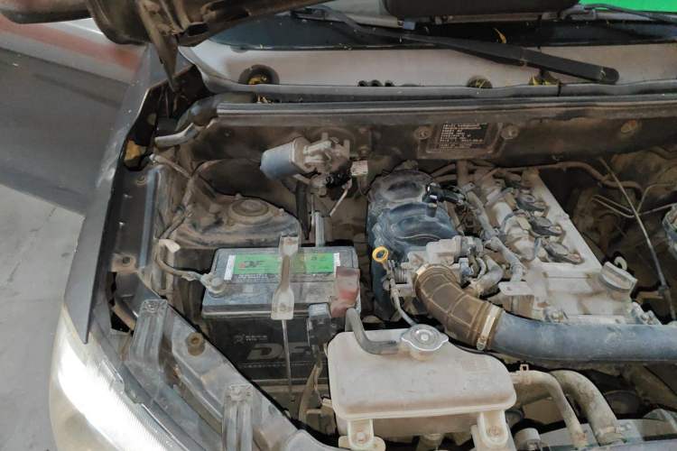 Used Dongfeng Fengon 330 2014 1.5L Manual Utility Version DK15 Engine Bay Right