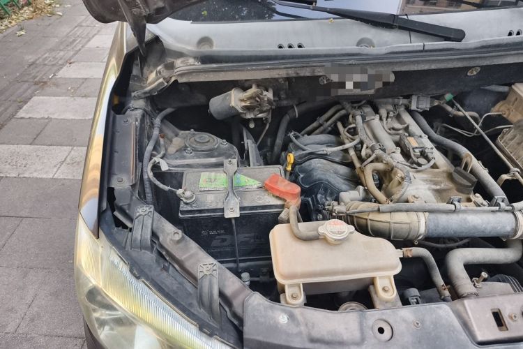 Used Dongfeng Fengon 330 2014 1.5L Manual Utility Version DK15 Engine Bay Right