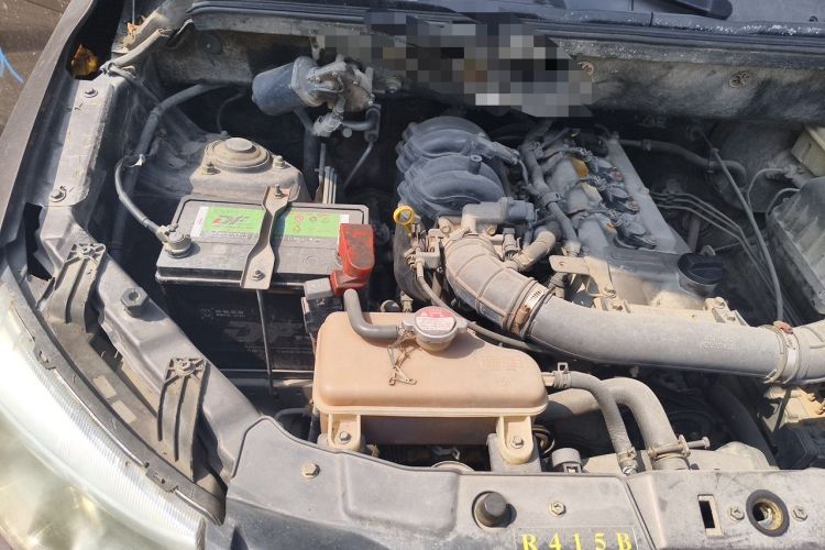 Used Dongfeng Fengon 330 2014 1.5L Manual Comfort Version DK15-02 Engine Bay Right