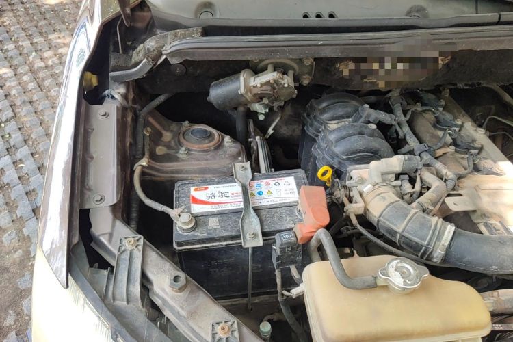 Used Dongfeng Fengon 330 2014 1.5L Manual Utility Version DK15 Engine Bay Right