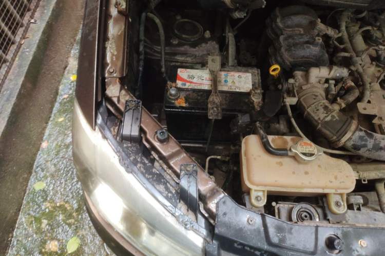 Used Dongfeng Fengon 330 2014 1.5L Manual Utility Version DK15 Engine Bay Right