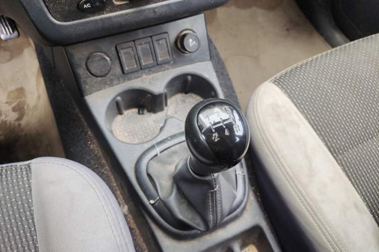 Used Dongfeng Fengon 330 2014 1.3L Manual Utility Version DK13-07 Gear Lever