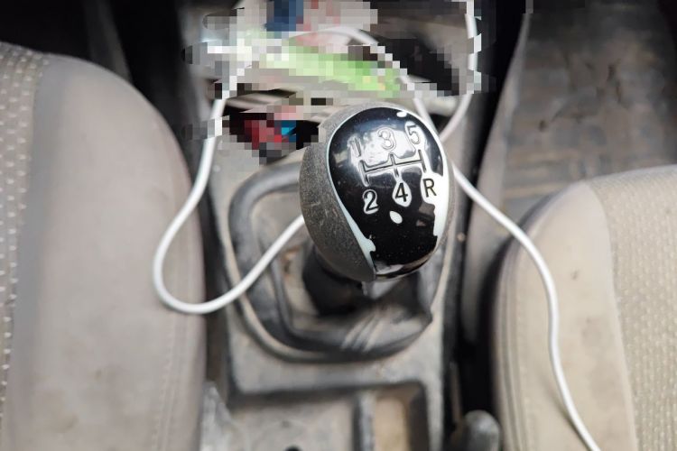 Used Dongfeng Fengon 330 2014 1.5L Manual Utility Version DK15 Gear Lever