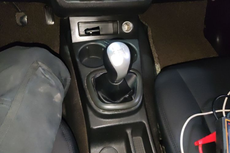 Used Dongfeng Fengon 330 2014 1.5L Manual Utility Version DK15 Gear Lever