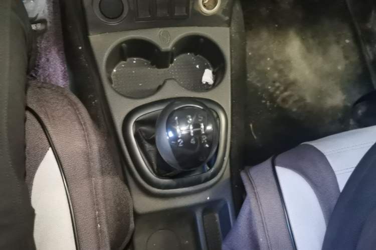 Used Dongfeng Fengon 330 2014 1.5L Manual Standard Edition DK15-02 Gear Lever
