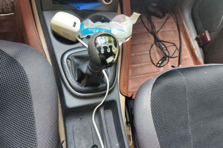 Used Dongfeng Fengon 330 2014 1.5L Manual Utility Version DK15 Gear Lever