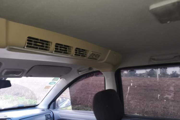 Used Dongfeng Fengon 330 2014 1.5L Manual Utility Version DK15 Headliner