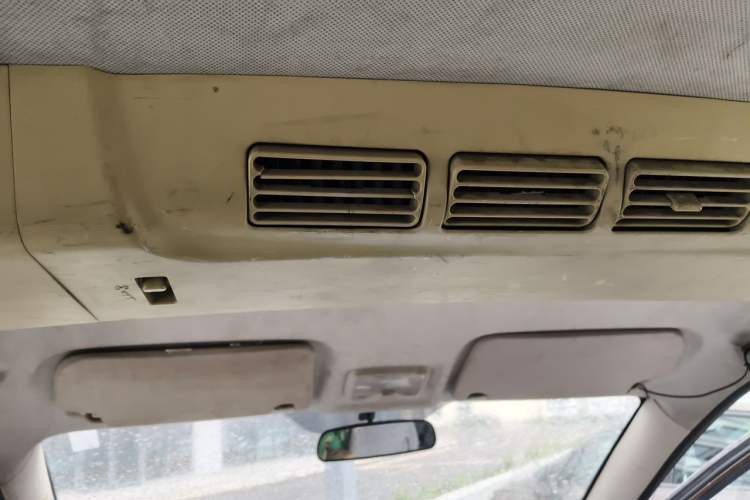 Used Dongfeng Fengon 330 2014 1.5L Manual Utility Version DK15 Headliner