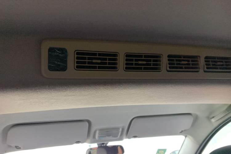 Used Dongfeng Fengon 330 2014 1.5L Manual Utility Version DK15 Headliner