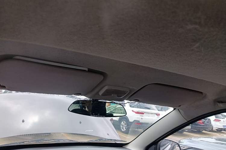 Used Dongfeng Fengon 330 2014 1.5L Manual Utility Version DK15 Headliner
